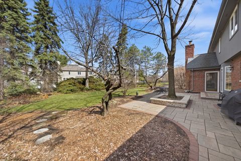 Tiny photo for 500 Buckingham Place, Downers Grove, IL 60516 (MLS # 12590570)