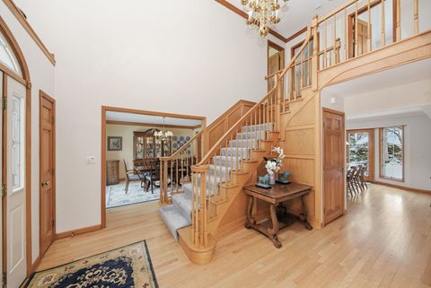 Tiny photo for 500 Buckingham Place, Downers Grove, IL 60516 (MLS # 12590570)