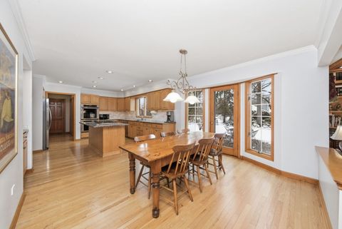 Tiny photo for 500 Buckingham Place, Downers Grove, IL 60516 (MLS # 12590570)