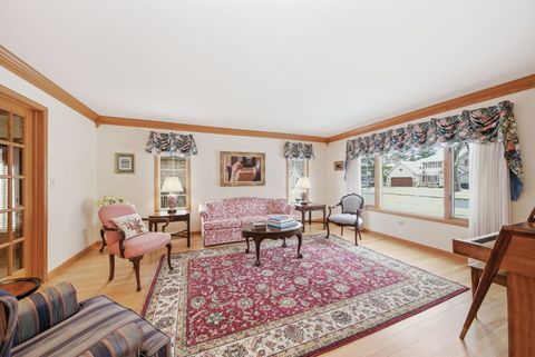 Tiny photo for 500 Buckingham Place, Downers Grove, IL 60516 (MLS # 12590570)