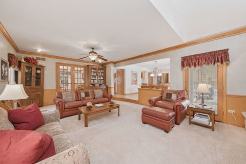 Tiny photo for 500 Buckingham Place, Downers Grove, IL 60516 (MLS # 12590570)