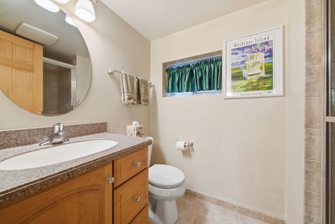 Tiny photo for 500 Buckingham Place, Downers Grove, IL 60516 (MLS # 12590570)