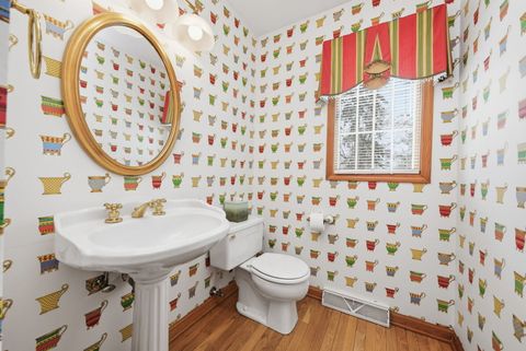 Tiny photo for 500 Buckingham Place, Downers Grove, IL 60516 (MLS # 12590570)