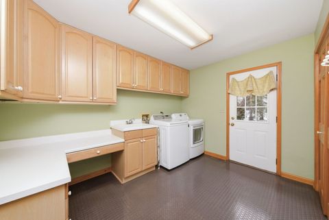 Tiny photo for 500 Buckingham Place, Downers Grove, IL 60516 (MLS # 12590570)