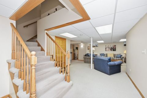 Tiny photo for 500 Buckingham Place, Downers Grove, IL 60516 (MLS # 12590570)