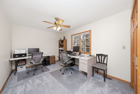 Tiny photo for 500 Buckingham Place, Downers Grove, IL 60516 (MLS # 12590570)