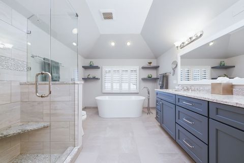 Tiny photo for 500 Buckingham Place, Downers Grove, IL 60516 (MLS # 12590570)