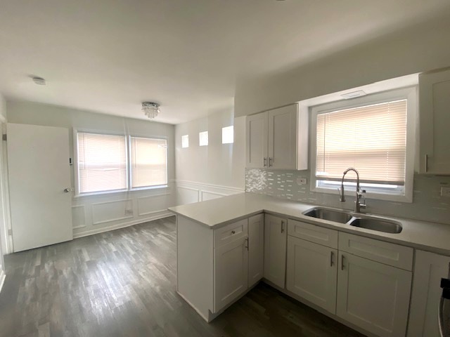 7955 S Wentworth Avenue