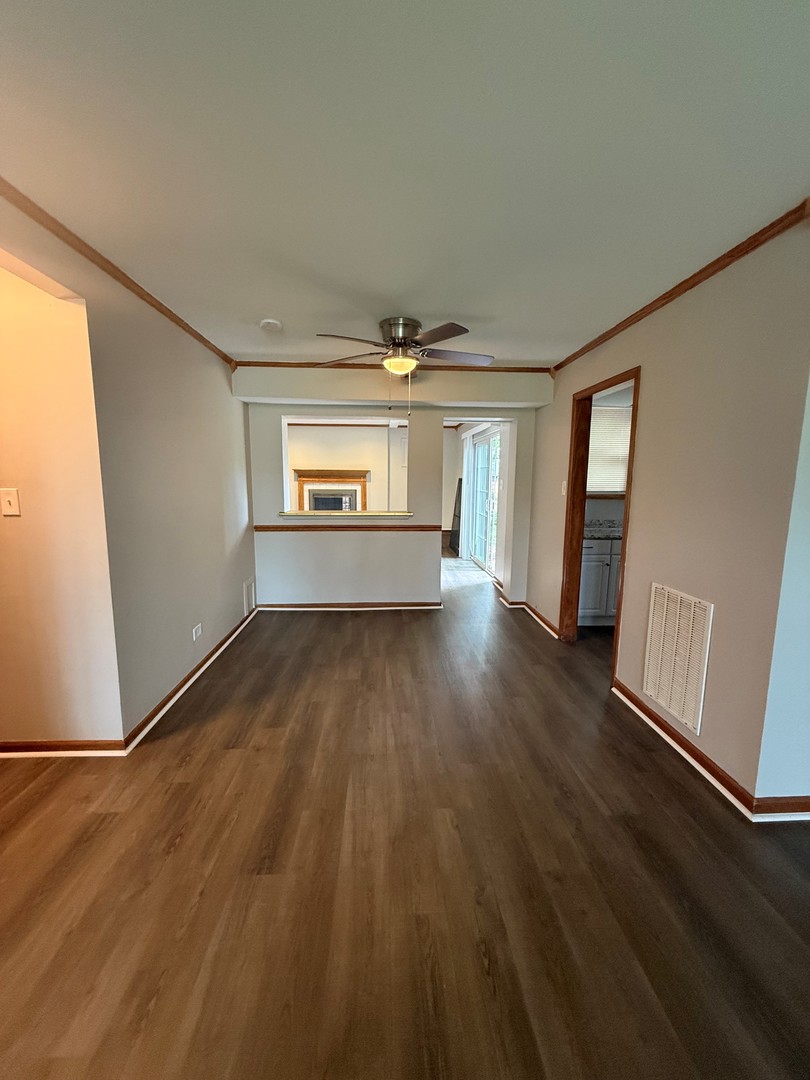 674 E Algonquin Road