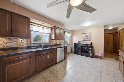 Tiny photo for 6743 106th Place, Chicago Ridge, IL 60415 (MLS # 12707999)