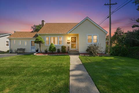 Tiny photo for 6743 106th Place, Chicago Ridge, IL 60415 (MLS # 12707999)
