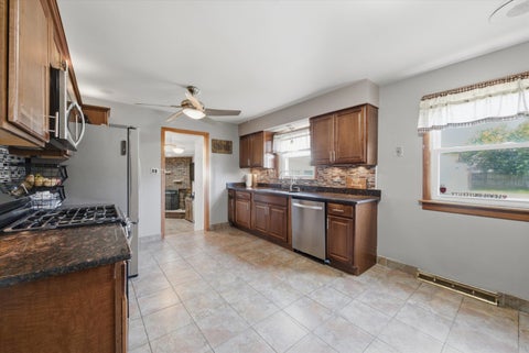 Tiny photo for 6743 106th Place, Chicago Ridge, IL 60415 (MLS # 12707999)