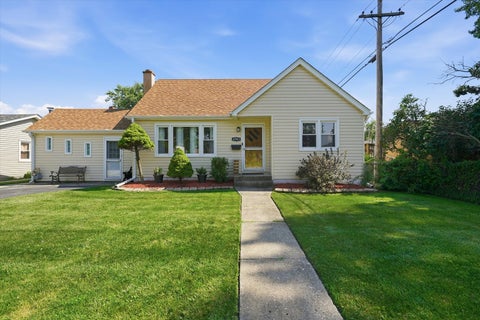 Photo of 6743 106th Place, Chicago Ridge, IL 60415 (MLS # 12707999)