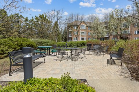 Tiny photo for 2640 Summit Drive #202, Glenview, IL 60025 (MLS # 12623763)