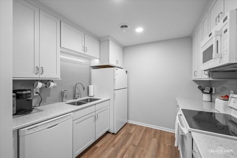 Tiny photo for 450 W Downer Place #4C, Aurora, IL 60506 (MLS # 12426002)