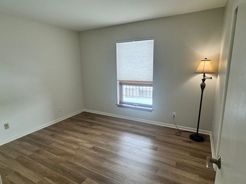 Tiny photo for 450 W Downer Place #4C, Aurora, IL 60506 (MLS # 12426002)