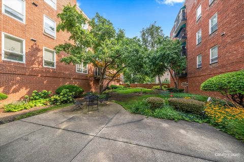 Tiny photo for 450 W Downer Place #4C, Aurora, IL 60506 (MLS # 12426002)