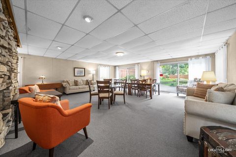 Tiny photo for 450 W Downer Place #4C, Aurora, IL 60506 (MLS # 12426002)