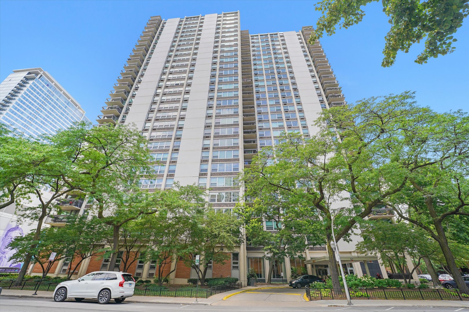 1255 N SANDBURG Terrace 206
