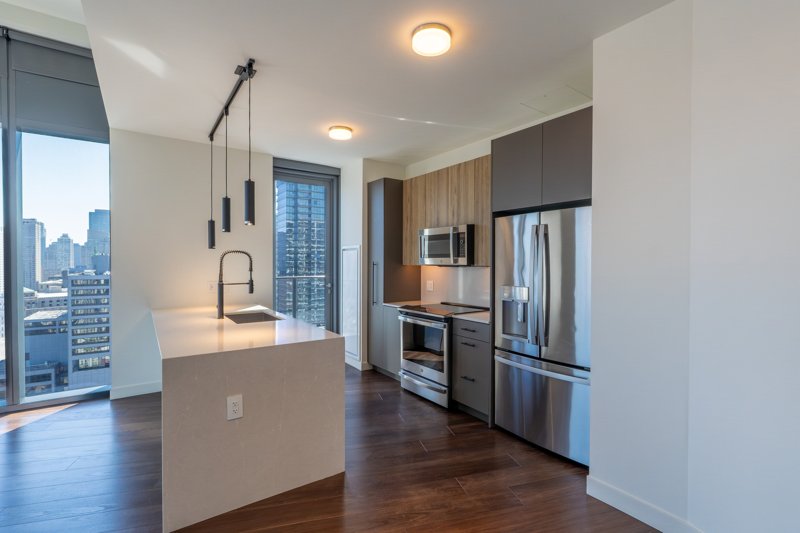 350 N Canal Street 3304