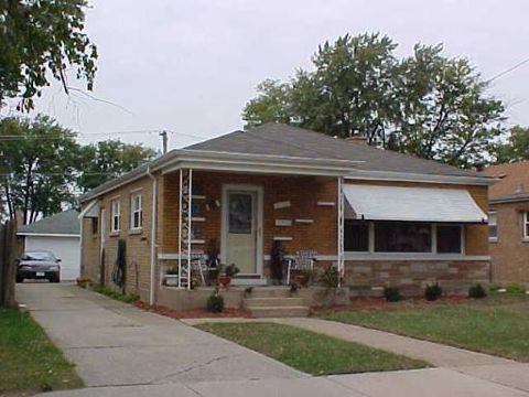 A home in CALUMET PARK