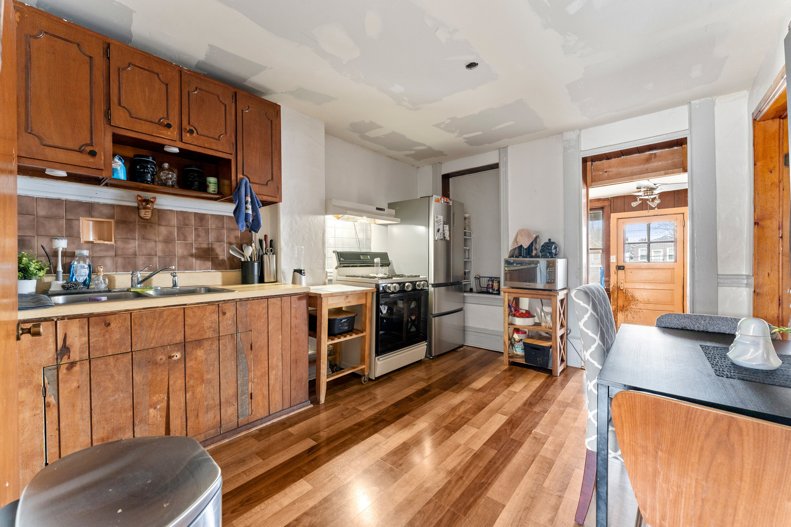 3427 W Le Moyne Street