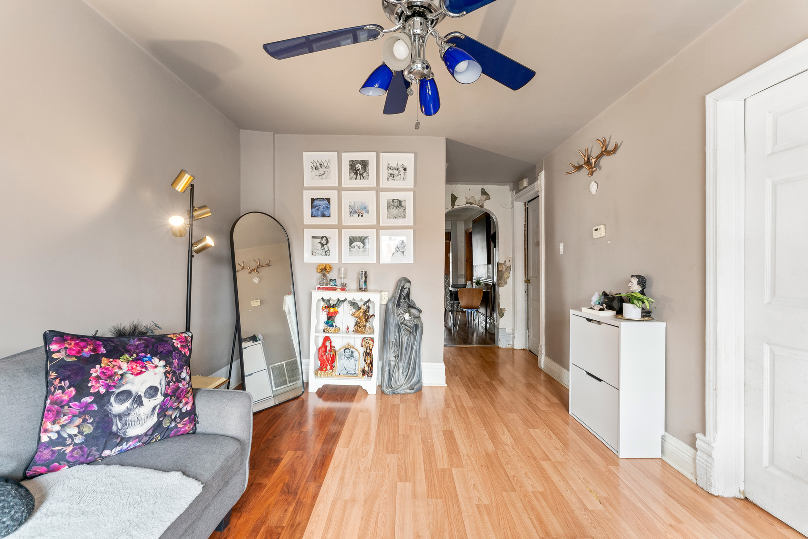 3427 W Le Moyne Street
