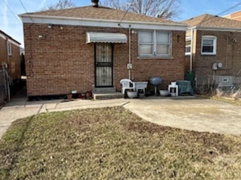 Tiny photo for 4727 S Lavergne Avenue, Chicago, IL 60638 (MLS # 12569001)