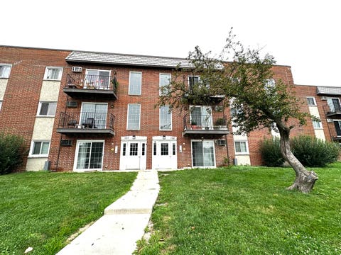 Photo of 105 W Elk Trail #105, Carol Stream, IL 60188 (MLS # 12727962)