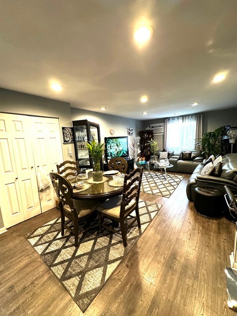 Tiny photo for 105 W Elk Trail #105, Carol Stream, IL 60188 (MLS # 12727962)