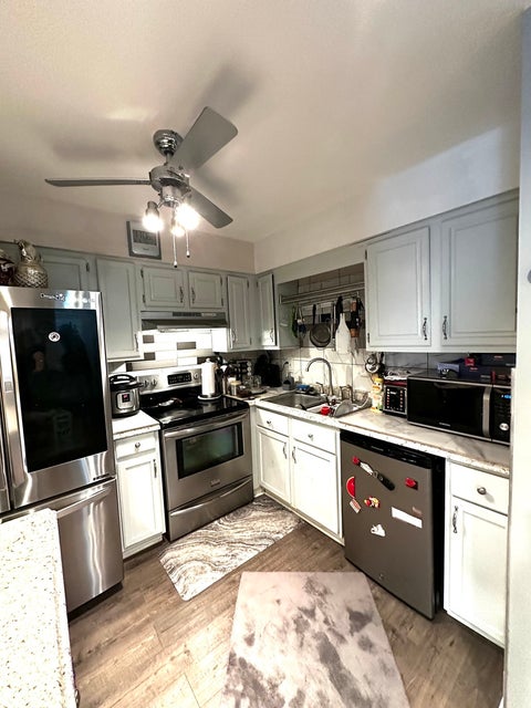 Tiny photo for 105 W Elk Trail #105, Carol Stream, IL 60188 (MLS # 12727962)