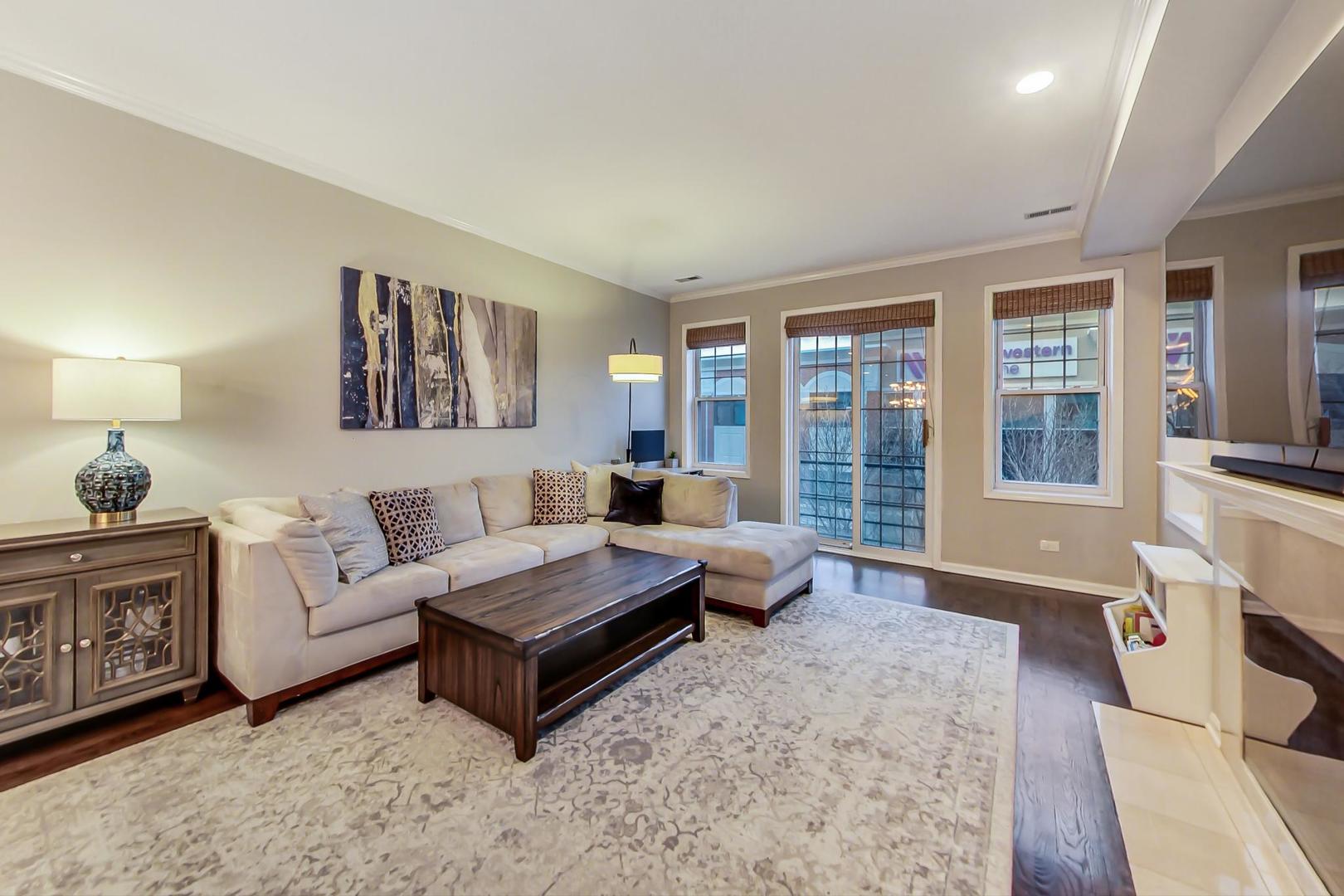 1328 W Belmont Avenue 3W