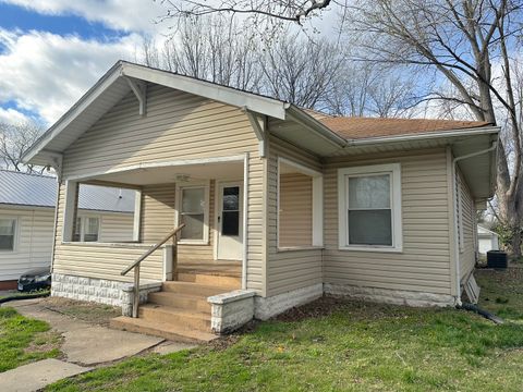 Tiny photo for 1308 Maple Street, Murphysboro, IL 62966 (MLS # 12595430)