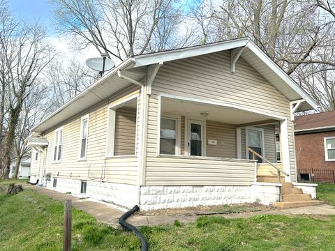 Photo of 1308 Maple Street, Murphysboro, IL 62966 (MLS # 12595430)