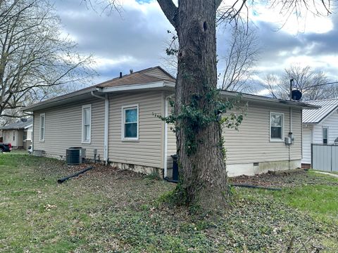 Tiny photo for 1308 Maple Street, Murphysboro, IL 62966 (MLS # 12595430)