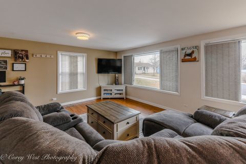 Tiny photo for 640 Williams Drive, South Elgin, IL 60177 (MLS # 12581941)