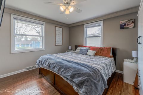 Tiny photo for 640 Williams Drive, South Elgin, IL 60177 (MLS # 12581941)