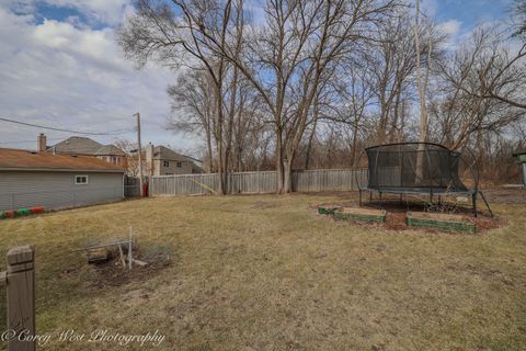 Tiny photo for 640 Williams Drive, South Elgin, IL 60177 (MLS # 12581941)