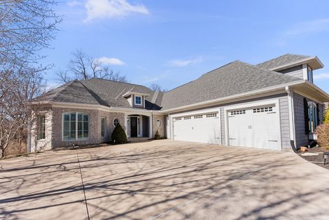 Photo of 4928 Woody Creek, Bettendorf, IA 52722 (MLS # 12575428)