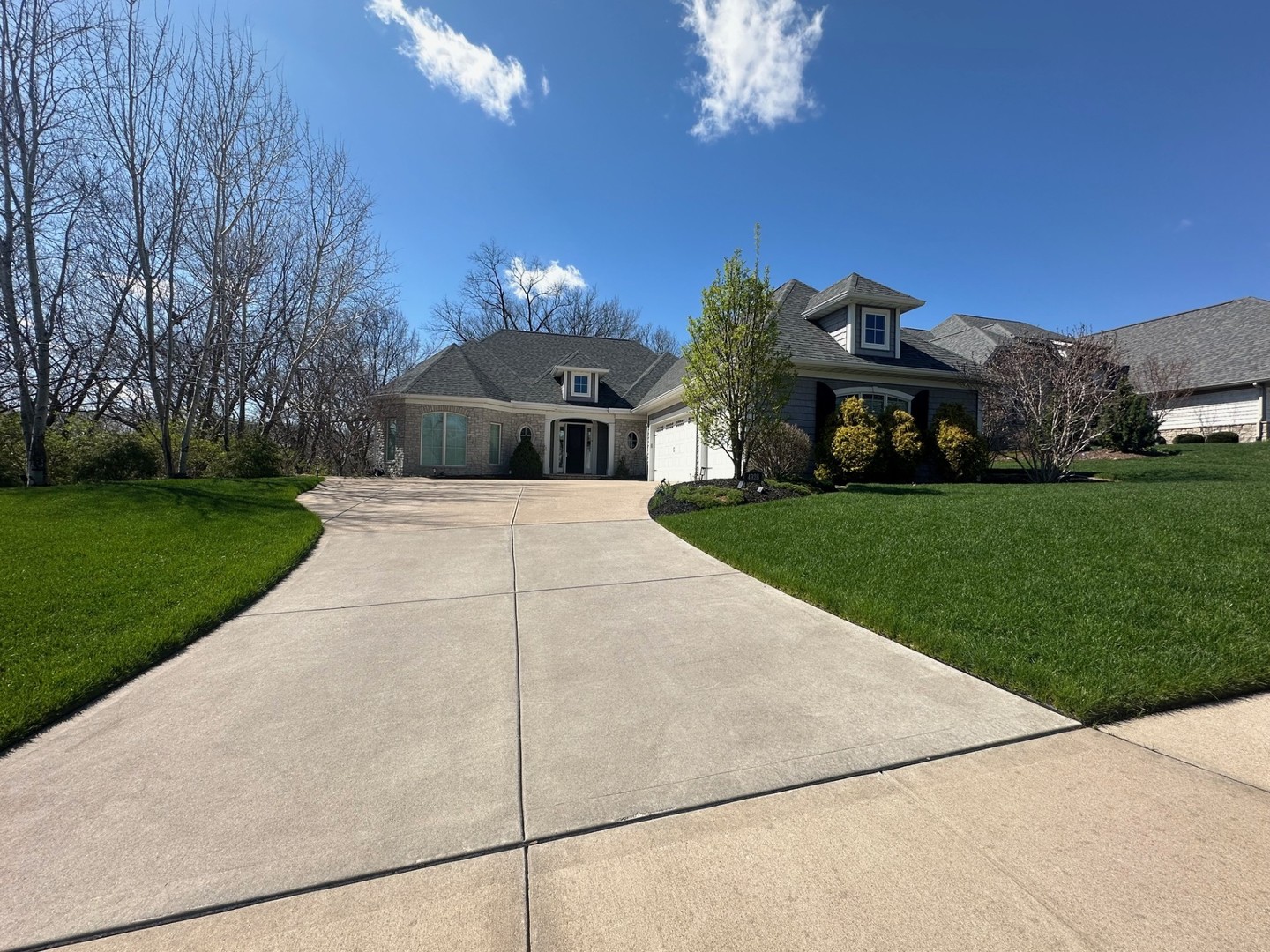 4928 Woody Creek