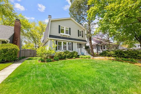223 Prairie Avenue Libertyville IL 60048