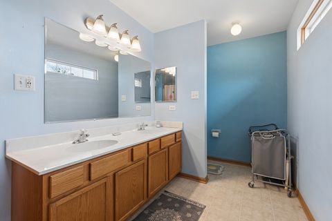 Tiny photo for 18416 Century Court, Tinley Park, IL 60477 (MLS # 12675889)