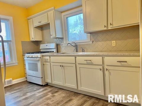 Tiny photo for 2102 W 17TH Street, Davenport, IA 52804 (MLS # QC4269521)