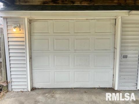 Tiny photo for 2102 W 17TH Street, Davenport, IA 52804 (MLS # QC4269521)