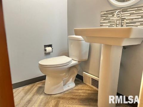 Tiny photo for 2102 W 17TH Street, Davenport, IA 52804 (MLS # QC4269521)