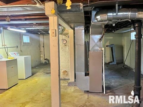 Tiny photo for 2102 W 17TH Street, Davenport, IA 52804 (MLS # QC4269521)