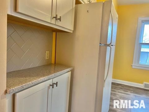 Tiny photo for 2102 W 17TH Street, Davenport, IA 52804 (MLS # QC4269521)