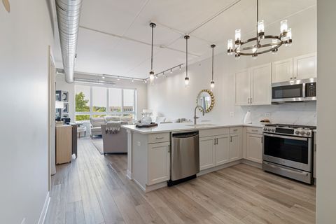 Tiny photo for 450 VILLAGE CENTER Drive #210, Burr Ridge, IL 60527 (MLS # 12485091)