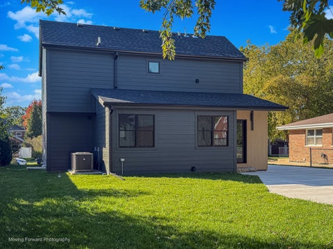 Tiny photo for 857 S Poplar Avenue, Elmhurst, IL 60126 (MLS # 12792118)