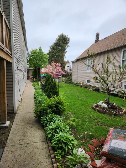 Tiny photo for 10749 S Avenue J, Chicago, IL 60617 (MLS # 12519316)